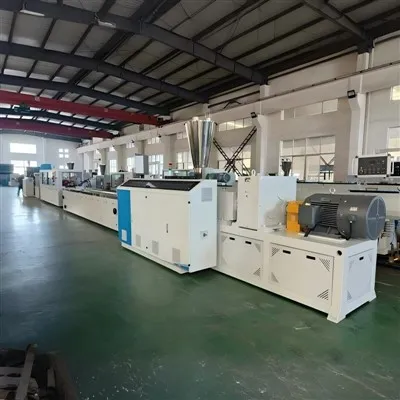 Línia de màquina d'extrusió del panell de portes PVC